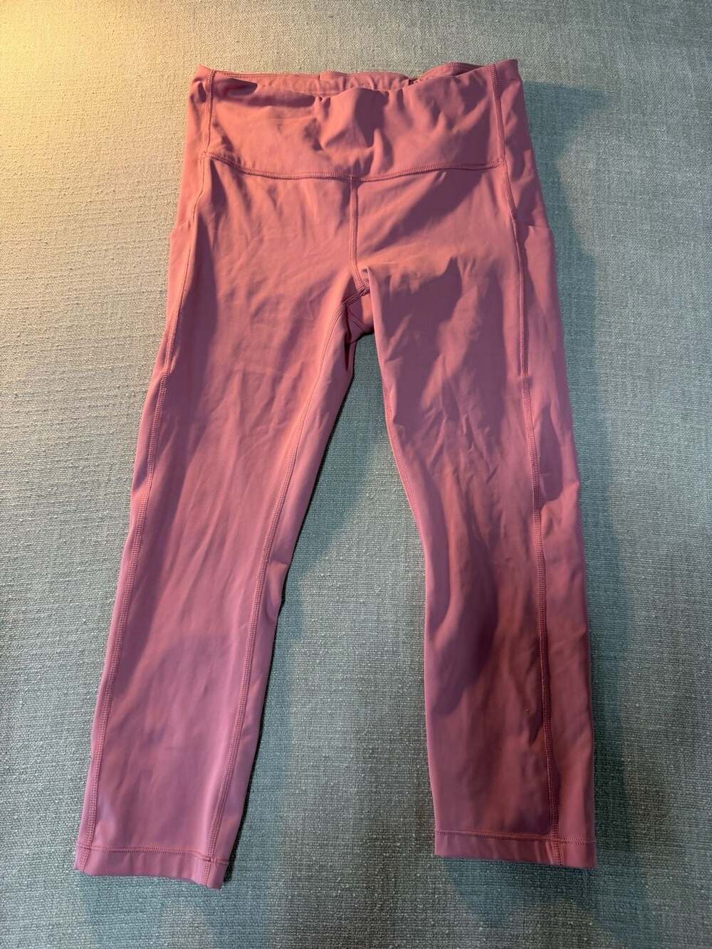 Athleta Ultimate Stash Pocket Capri Leggings Pink Size M